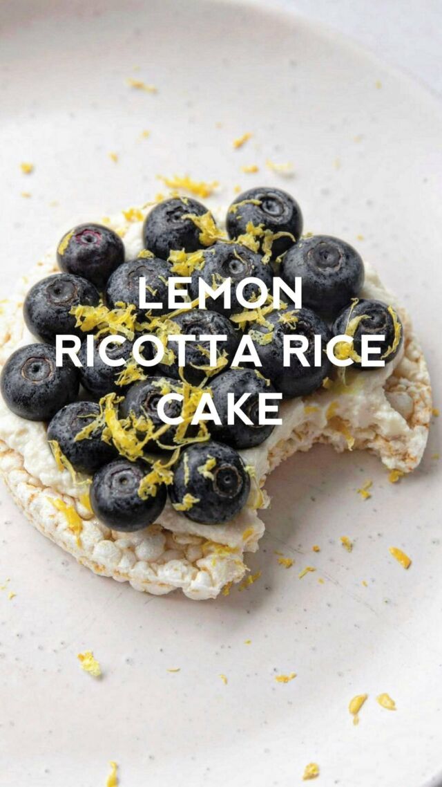 Lemony ricotta rice cake🍋🫐 New recipe on the blog and my new snack time obsession🥰

I love a rice cake, but they’re a bit bland and boring on their own. I’ve been on a kitchen quest to come up with some tasty combinations, and this is my favourite to date💃 

With just 5 ingredients and less than 5 minutes to whip up, it comes together quickly too. 

Live on the blog now, head to the link in my bio🌟 #ricecake #ricecakesnack