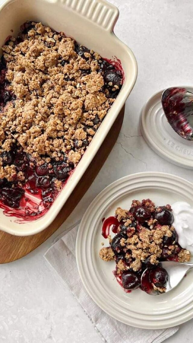 Cherry and almond butter crumble🍒.

This vegan crumble has a super saucy cherry filling, topped with almond butter oat clusters. Serve with a dollop of vegan ice cream, yoghurt or custard, and watch it quickly disappear. 

The recipe is live on my website now - I hope you enjoy it.

Thank you to the wonderful @lecreusetanz for supplying the bakeware in the post. They’re my absolute favourite to cook and bake with, offering incredible performance, durability and a timeless aesthetic🙏🏻 #cherrycrumble #crumble #vegandessert